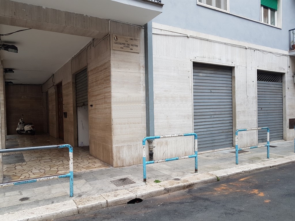 Foto di Negozio a Bari, riferimento 608