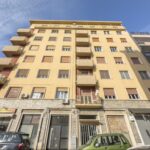 Bari, Lungomare — Sette vani signorili con salone triplo, tripla esposizione e balconi. 232 mq a due passi dal mare.