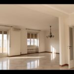 Bari, Lungomare — Sette vani signorili con salone triplo, tripla esposizione e balconi. 232 mq a due passi dal mare.