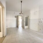 Bari, Lungomare — Sette vani signorili con salone triplo, tripla esposizione e balconi. 232 mq a due passi dal mare.