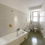 Bari, Lungomare — Sette vani signorili con salone triplo, tripla esposizione e balconi. 232 mq a due passi dal mare.